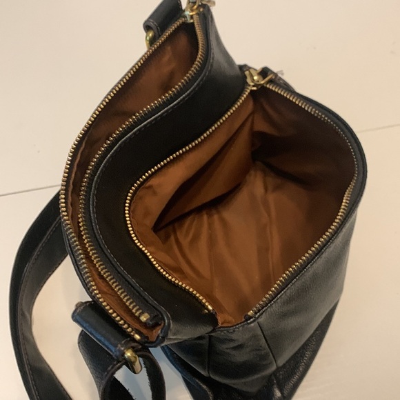 Fossil Crossbody - Picture 7 of 10